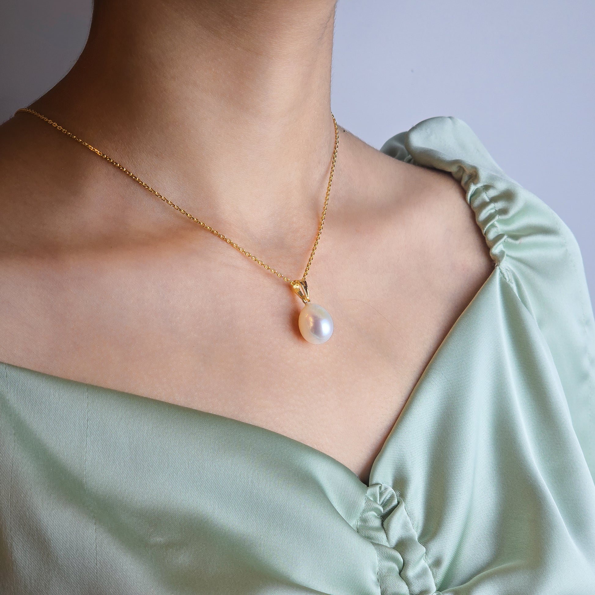 Drop Pearl Pendant