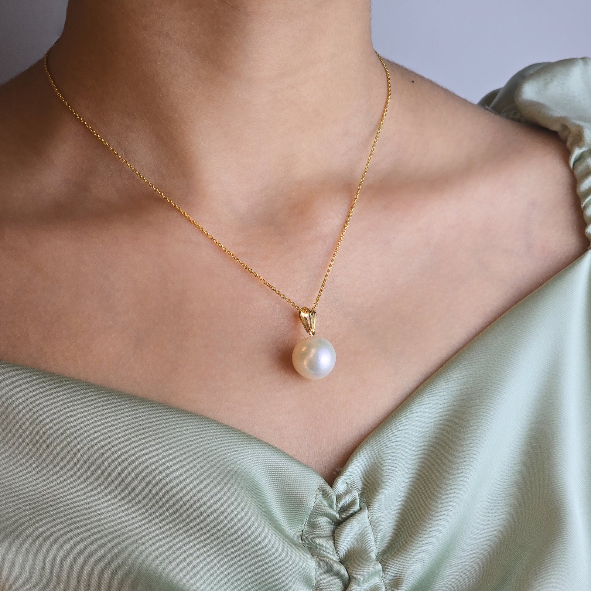 Round Pearl Pendant