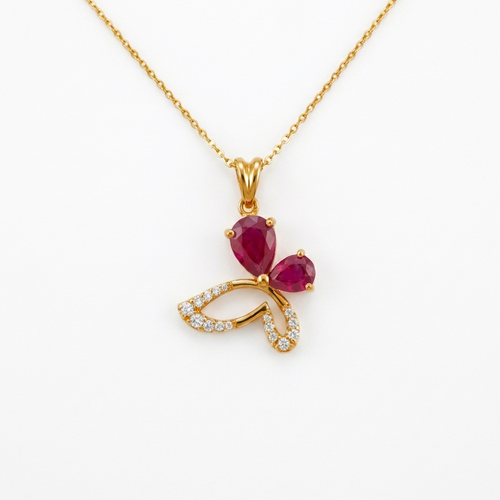 Lyla Pendant Necklace